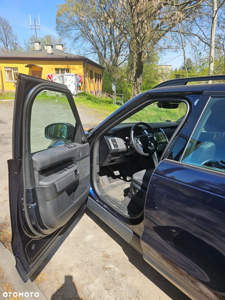 Land Rover Discovery 2.0 P300 Dynamic SE - 11