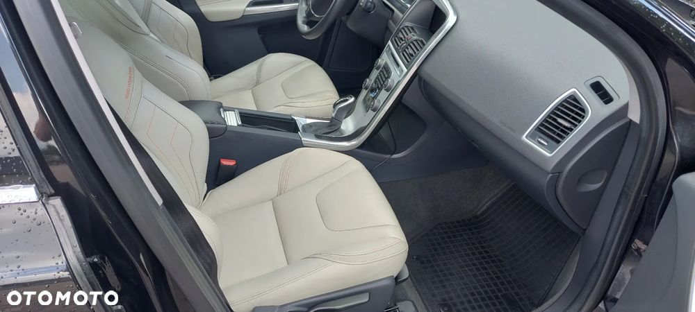 Volvo XC 60 D4 Drive-E Ocean Race - 12