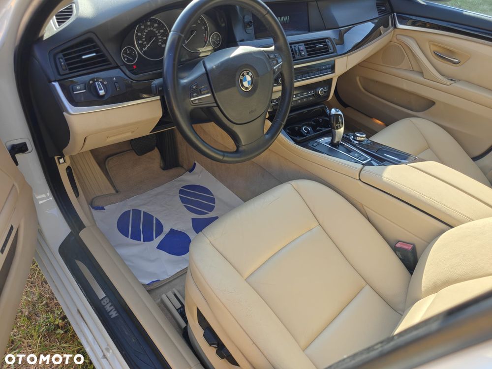 BMW Seria 5 528i Sport-Aut - 10