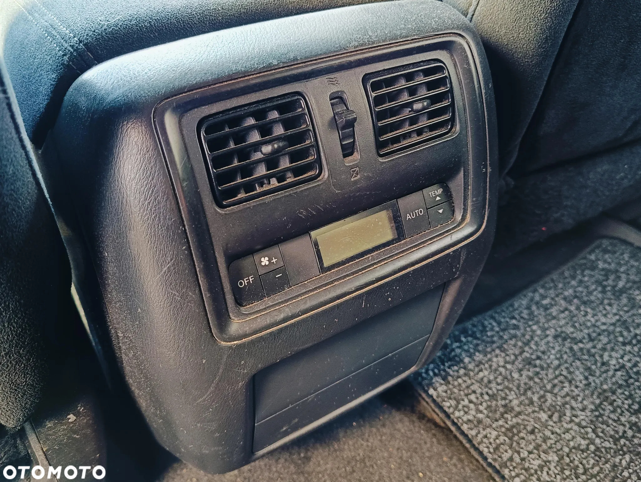 Nissan Pathfinder - 23