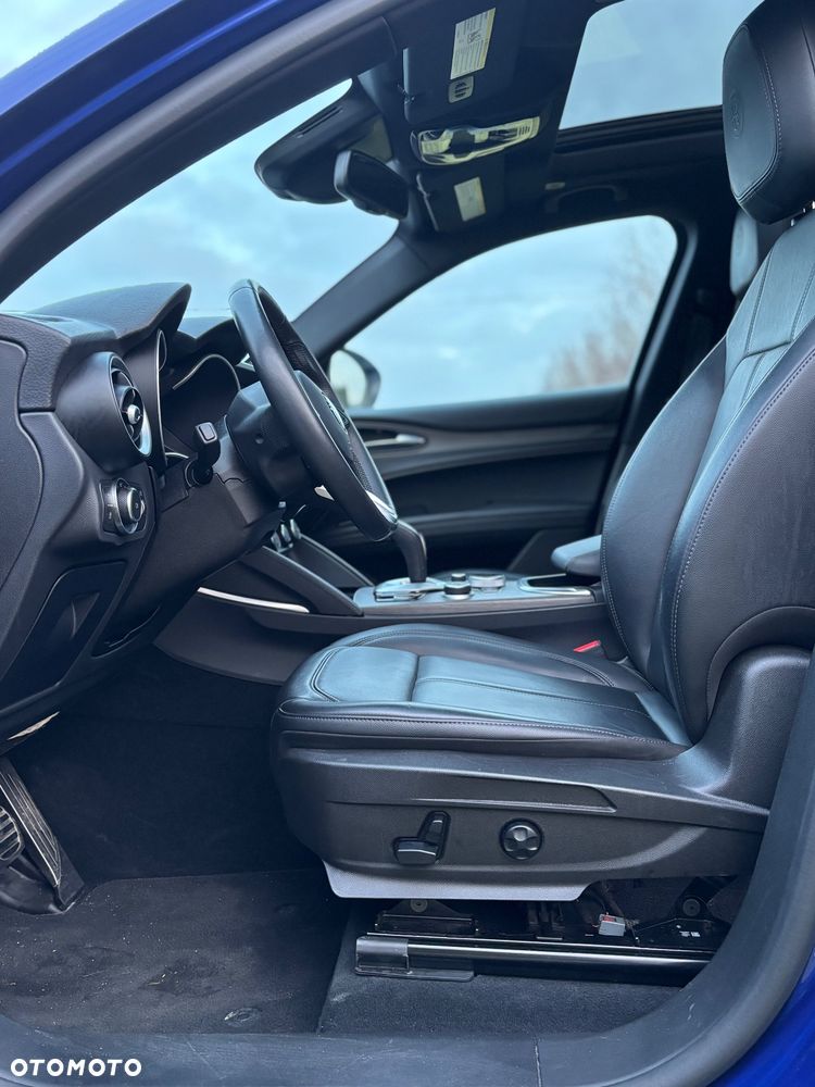 Alfa Romeo Stelvio 2.0 Turbo 16V AT8-Q4 Veloce - 19