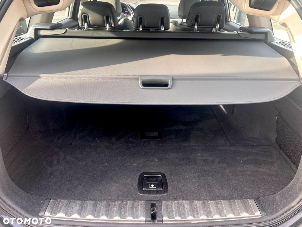 BMW Seria 3 320i Sport Line - 24