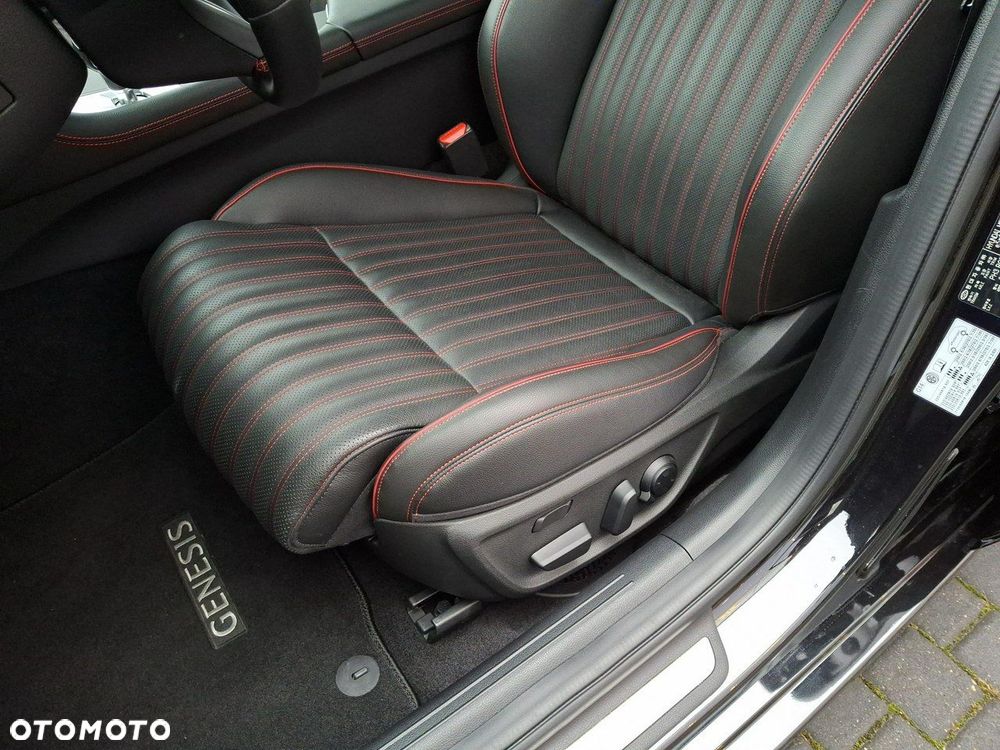 Genesis G70 2.0T Plus AWD 8AT Sport - 13