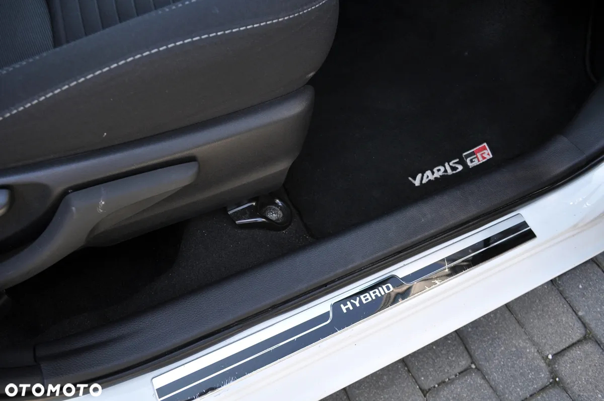 Toyota Yaris Hybrid 1.5 VVT-i Selection - 26