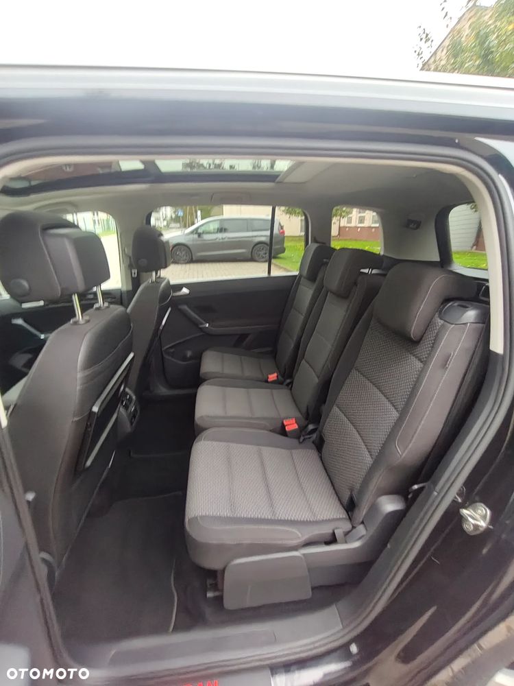 Volkswagen Touran - 13