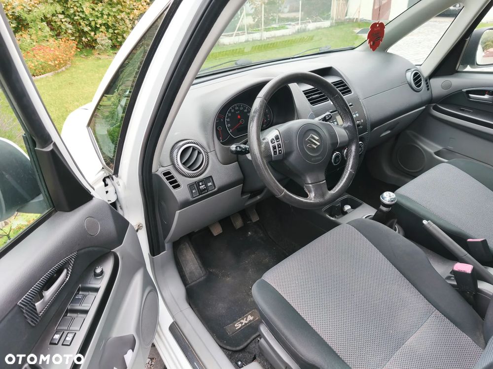 Suzuki SX4 1.6 GS / Premium - 7