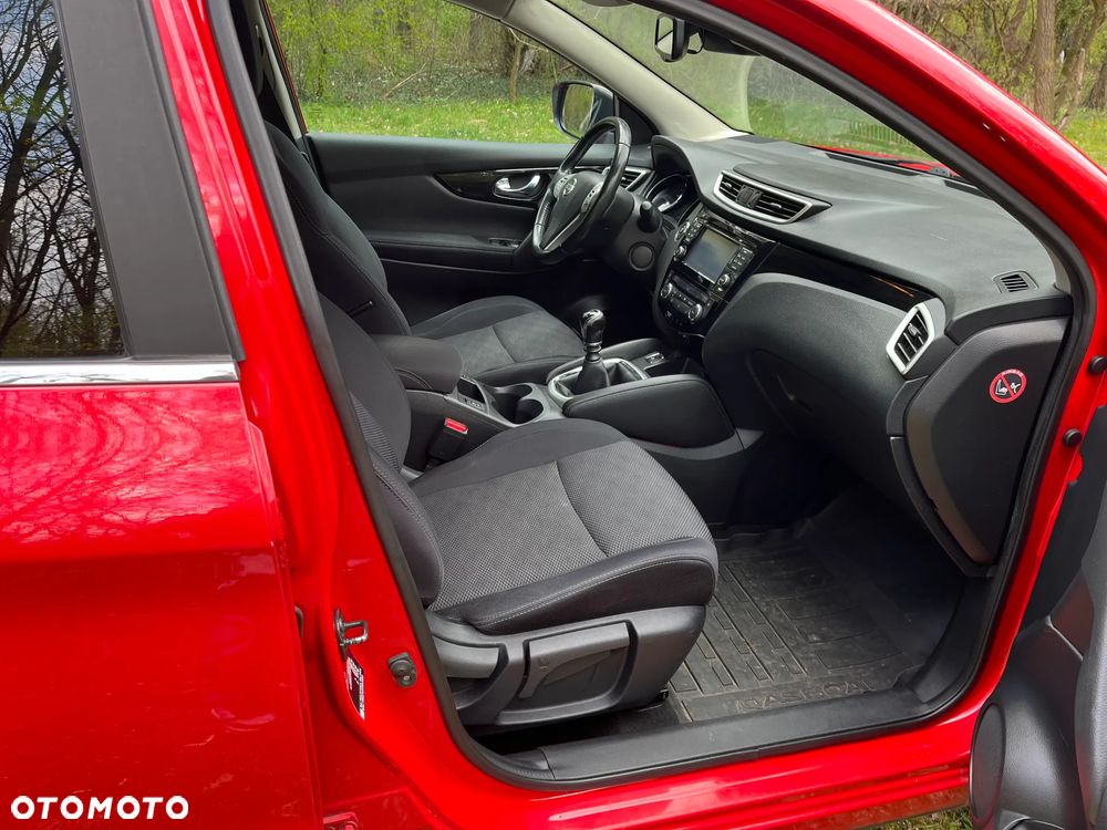 Nissan Qashqai 1.6 DCi N-Connecta - 9