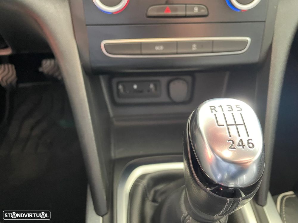 Renault Mégane ENERGY dCi 110 Start & Stop Bose Edition - 15