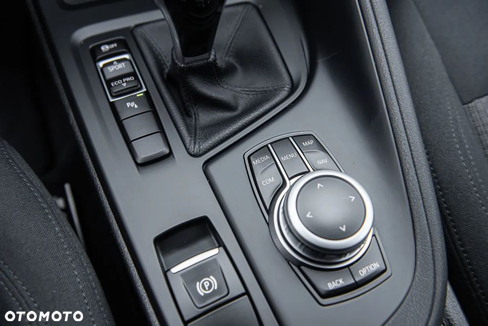 BMW X1 sDrive20d Sport Line - 23