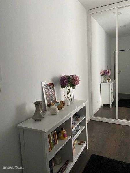 Apartmento T 1 com garagem e terraço - Grande imagem: 2/8