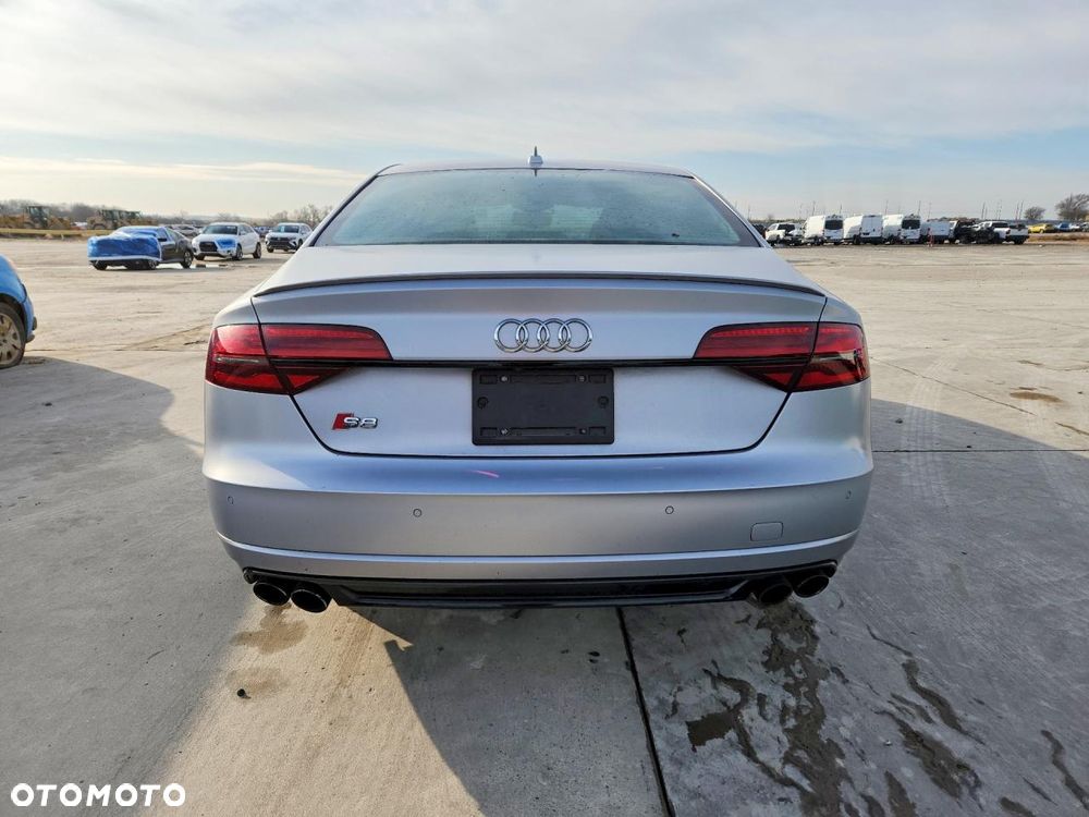 Audi S8 - 5