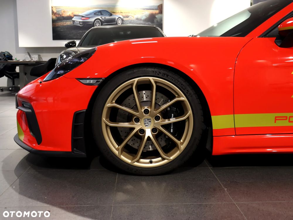 Porsche 718 Spyder - 11