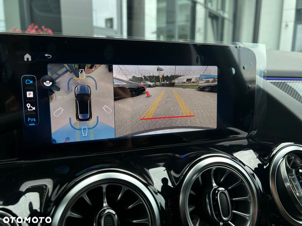 Mercedes-Benz GLA - 16