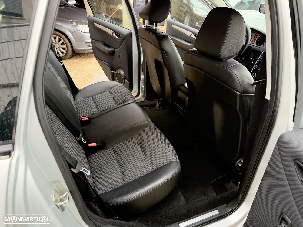 Mercedes-Benz B 180 CDI - 44