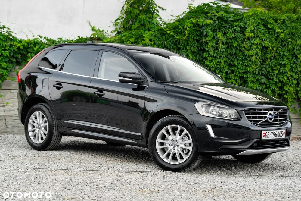 Volvo XC 60 D5 AWD Geartronic Momentum - 4