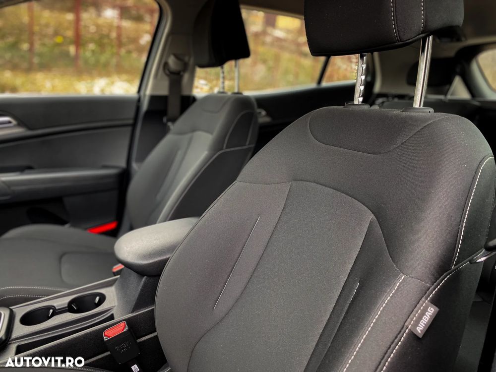 Kia Sportage 1.6 T-GDI 6MT 4x2 Urban - 12