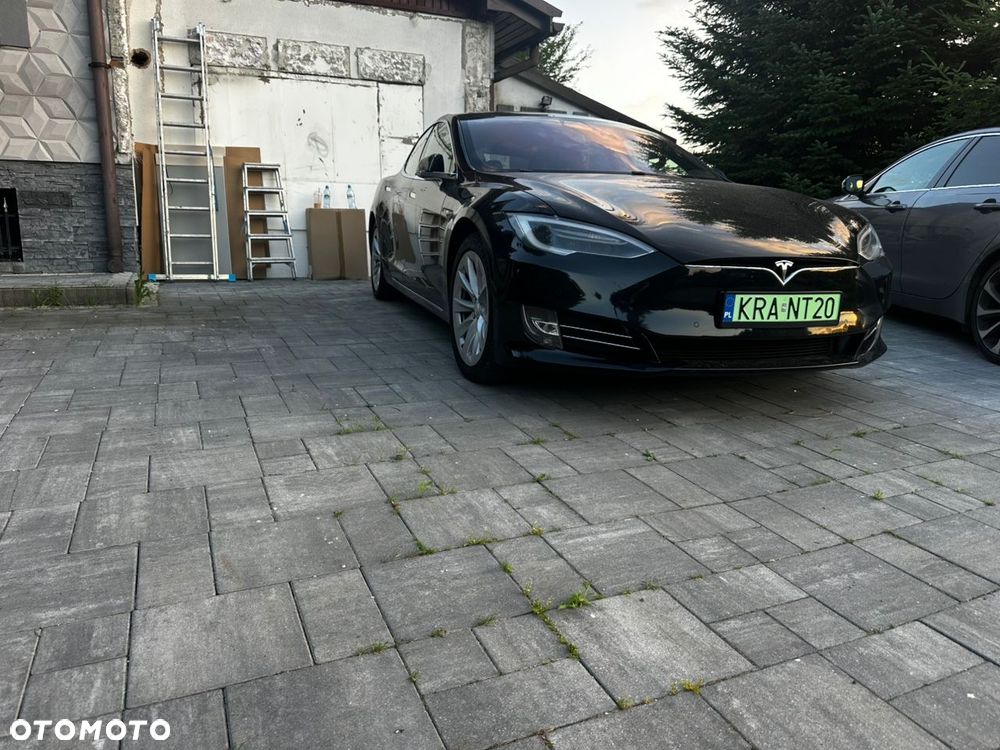 Tesla Model S 75 D - 8