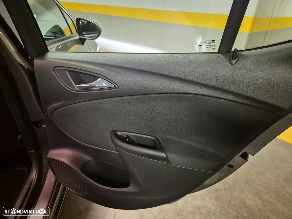 Opel Astra 1.0 Dynamic Sport S/S - 40