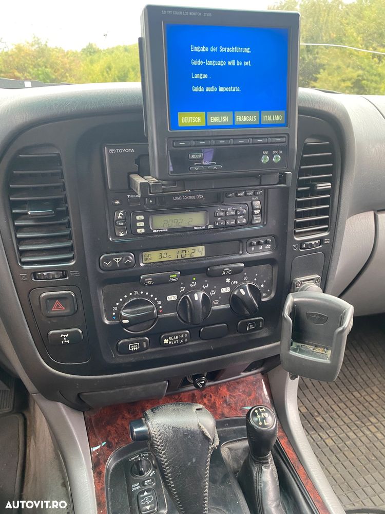Toyota Land Cruiser - 6