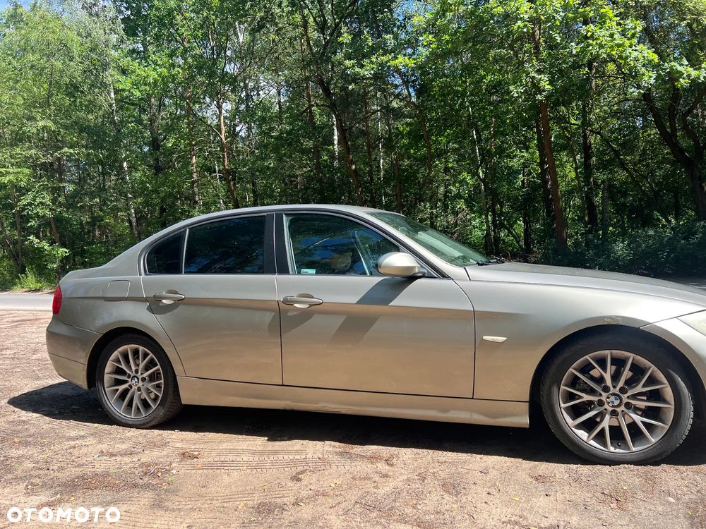 BMW Seria 3 318i - 5