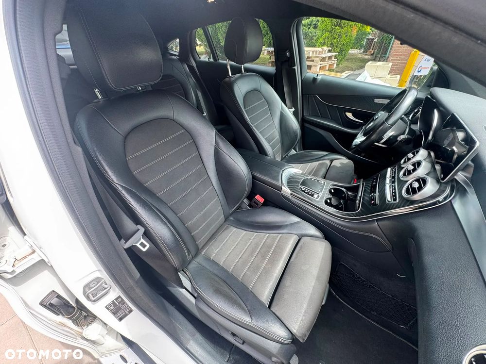 Mercedes-Benz GLC 220 d 4Matic 9G-TRONIC AMG Line - 31