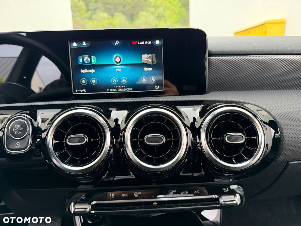 Mercedes-Benz Klasa A 250 Progressive 7G-DCT - 12