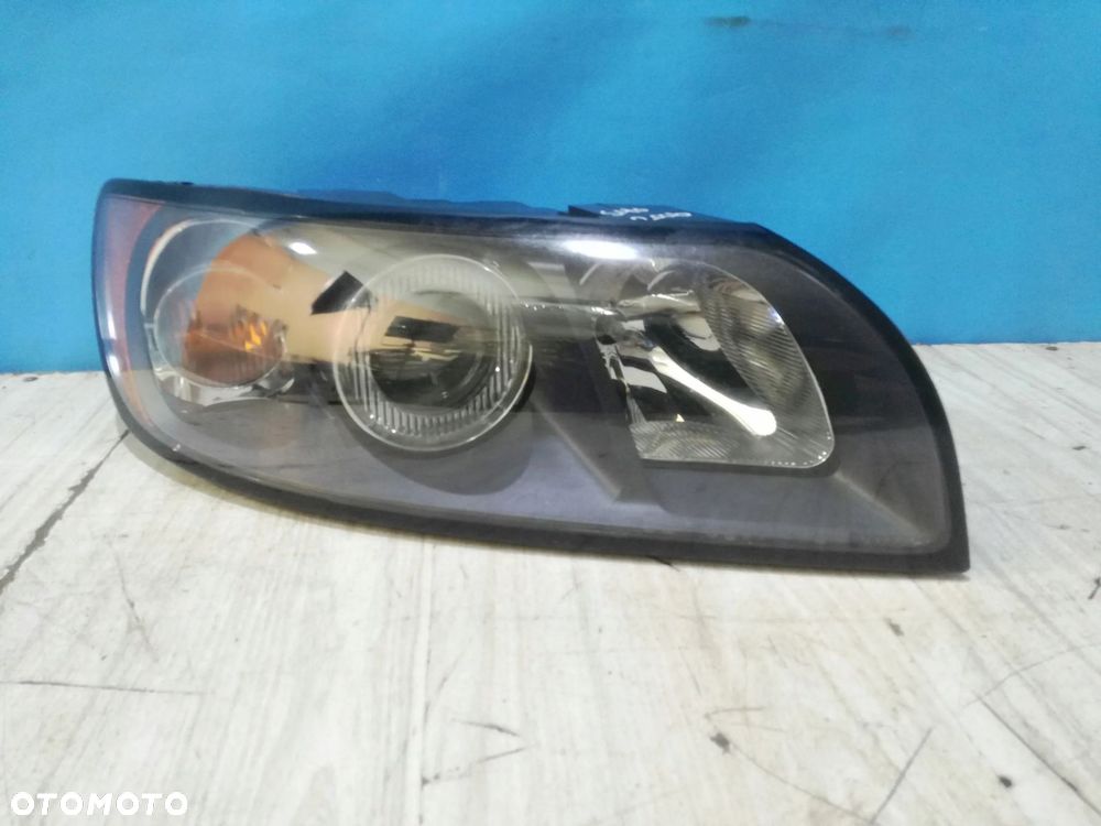 Volvo V50 S40 lampa reflektor przód przednia prawa Europa 04/07 - 1