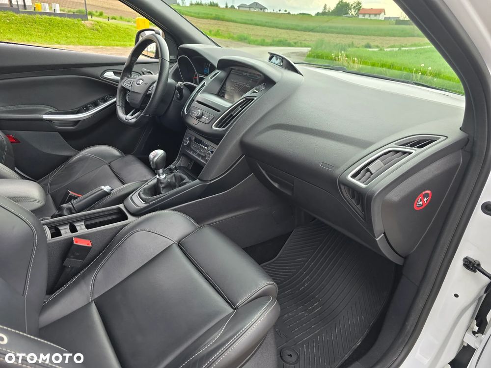 Ford Focus - 20