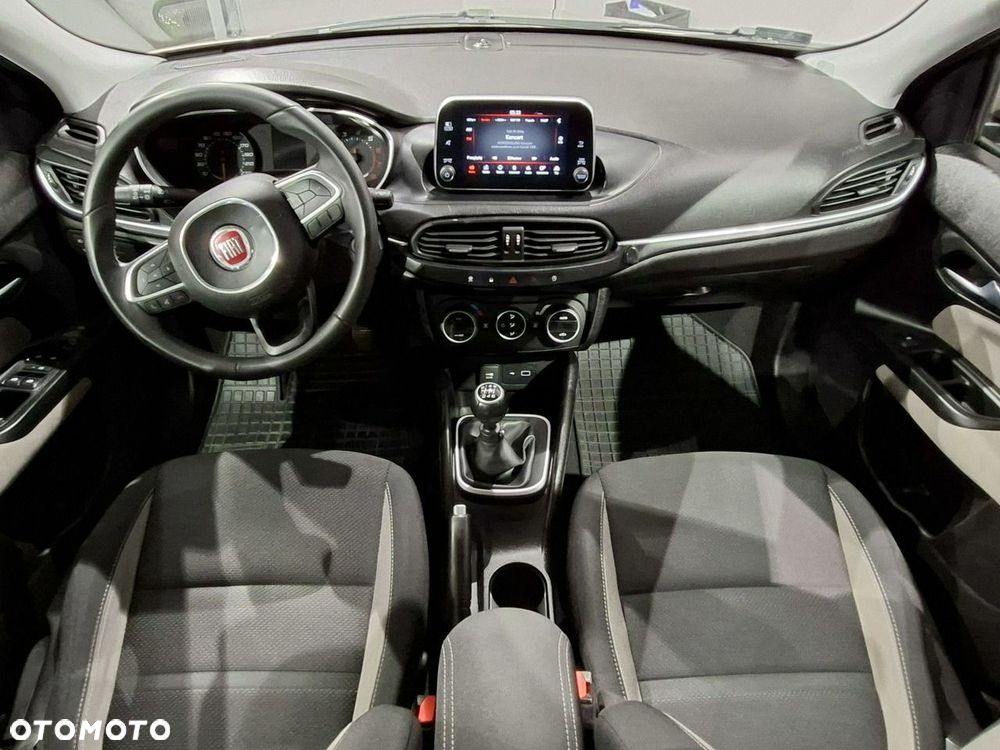 Fiat Tipo 1.4 T-Jet 16v Lounge - 16