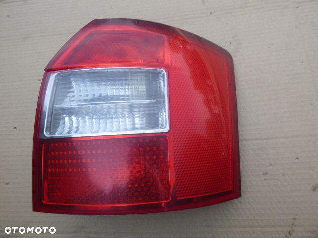 LAMPA PRAWY TYŁ PRAWA TYLNA AUDI A4 B6 KOMBI - 5