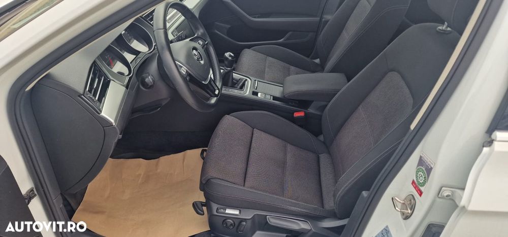 Volkswagen Passat 2.0 TDI (BlueMotion Technology) Comfortline - 13
