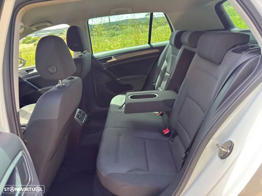 VW Golf 1.0 TSI R-Line - 26