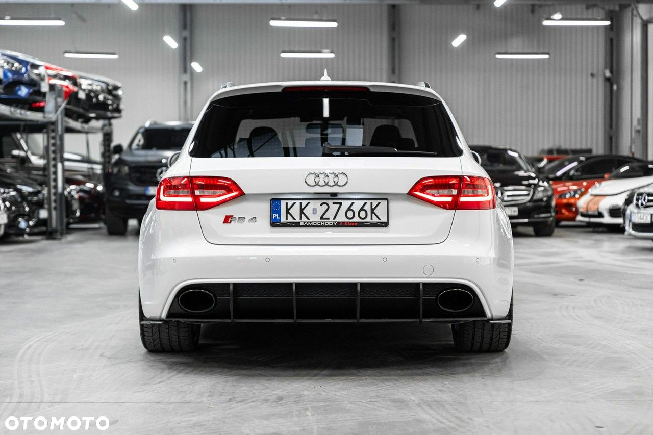 Audi RS4 Avant S tronic - 9