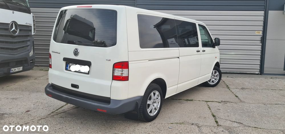 Volkswagen Caravelle - 7
