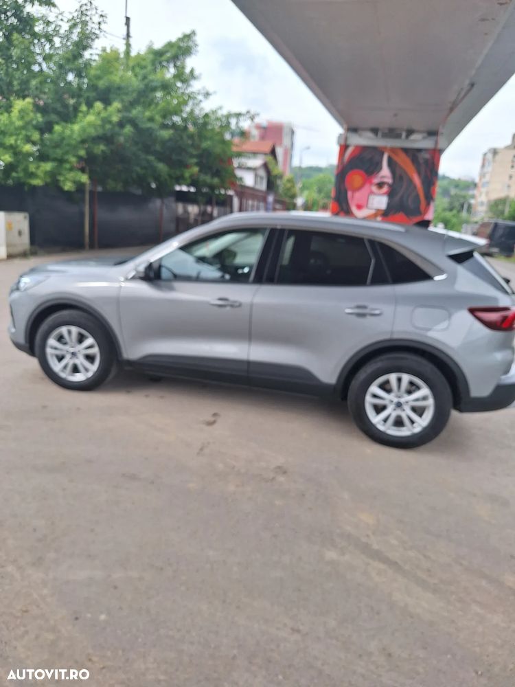 Ford Kuga 1.5 EcoBoost A8 FWD Titanium - 3