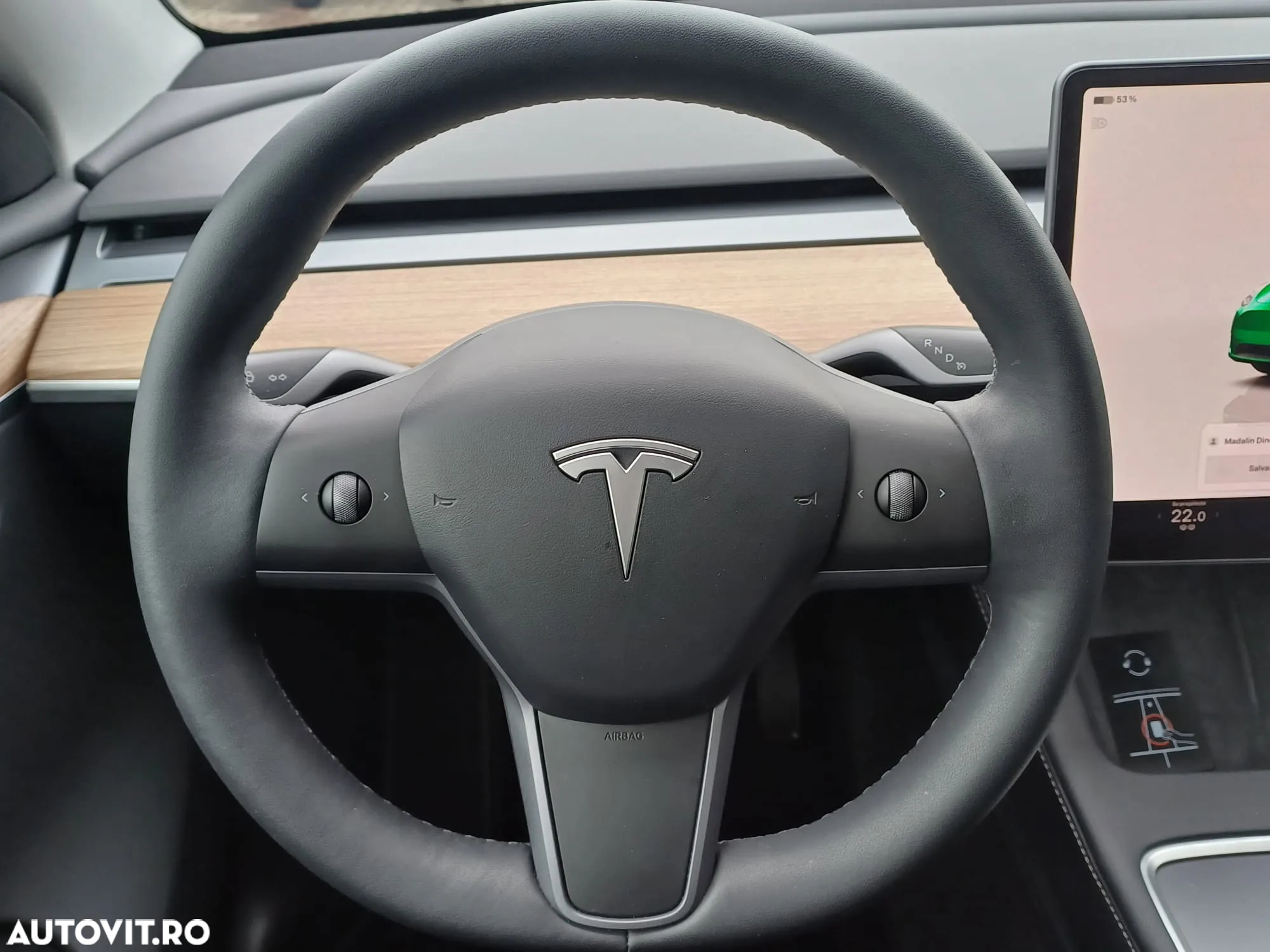 Tesla Model Y - 14