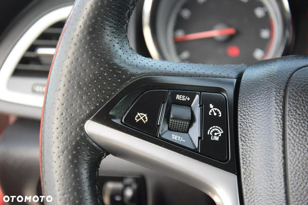 Opel Astra 1.6 Turbo Innovation - 24