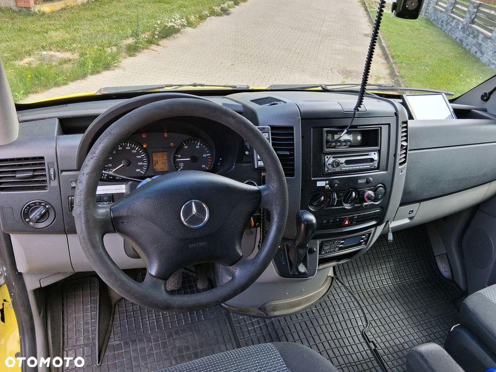 Mercedes-Benz Sprinter - 15
