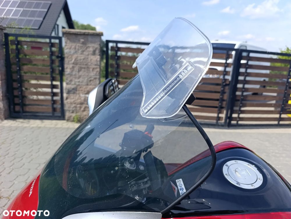 Honda VFR - 40