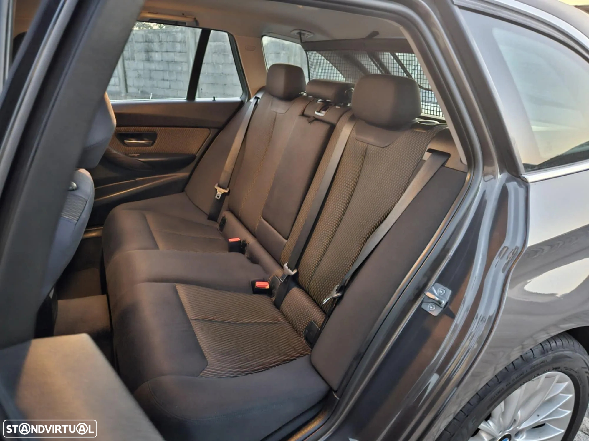 BMW 320 d Touring Line Luxury - 26
