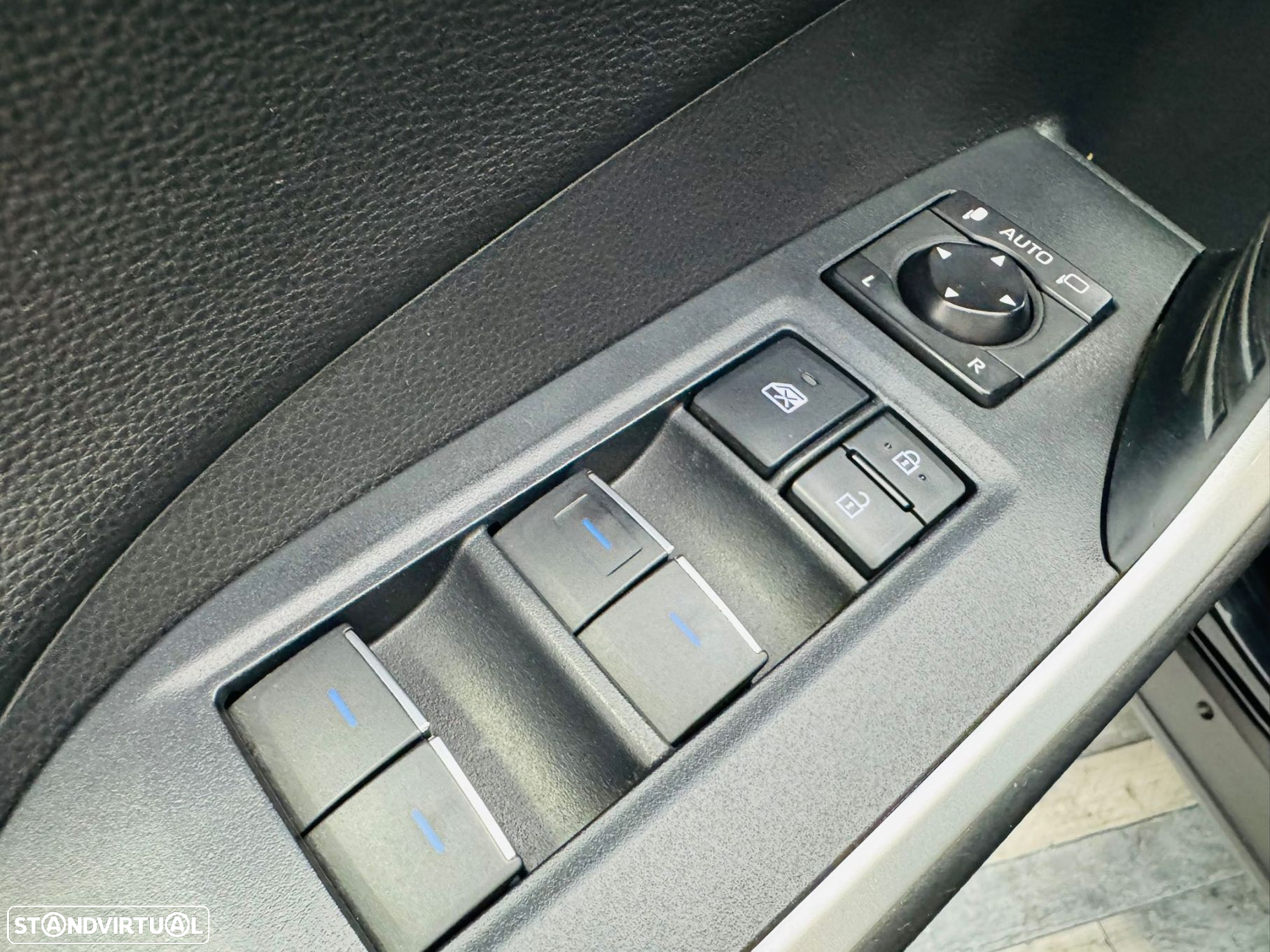 Toyota RAV4 2.5 HDF Plug-in Premium AWD-i - 19