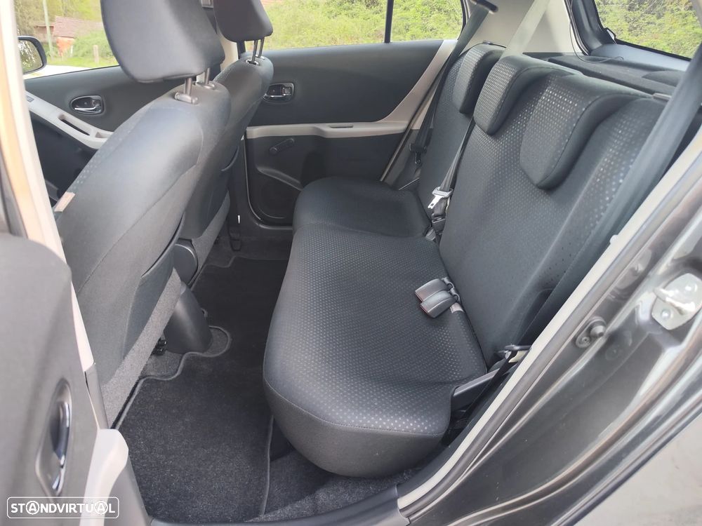 Toyota Yaris 1.33 VVT-i High Pack+NAVI MM - 12