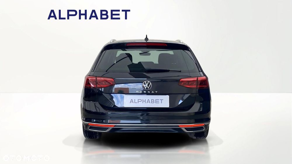 Volkswagen Passat - 4