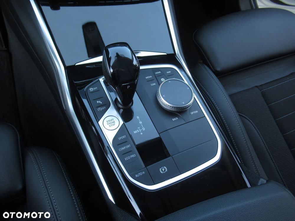 BMW Seria 3 318i Sport Line - 14