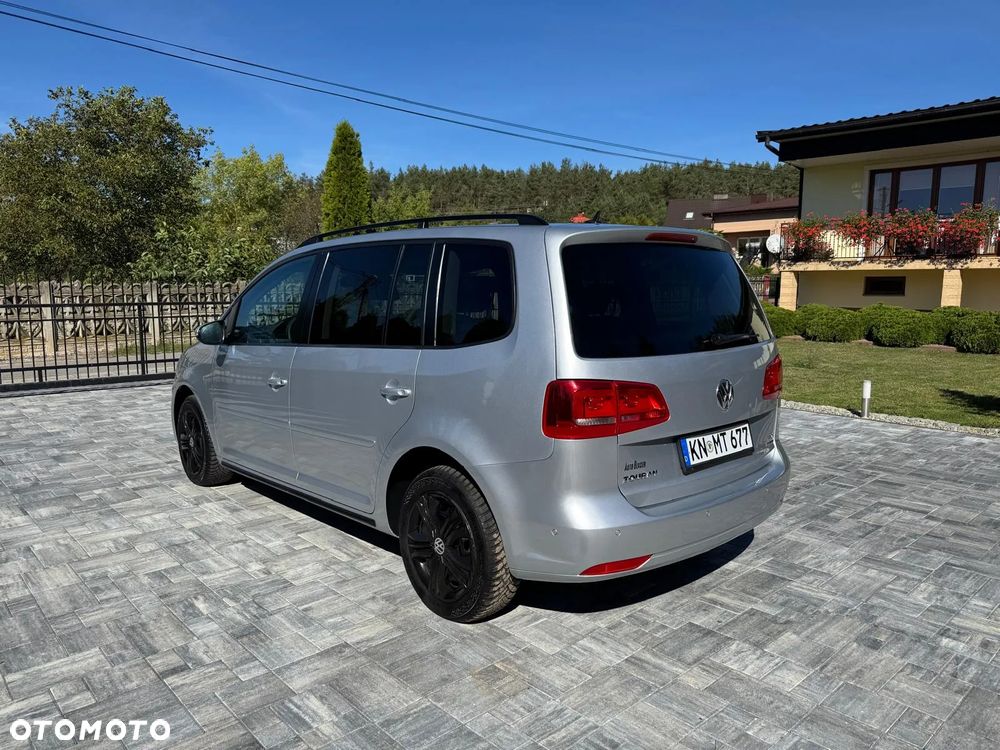Volkswagen Touran 1.6 TDI DPF BlueMotion Technology Highline - 4