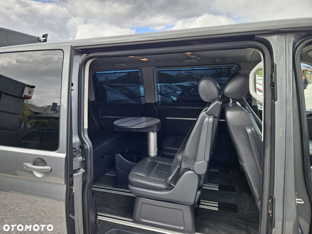 Volkswagen Multivan - 30