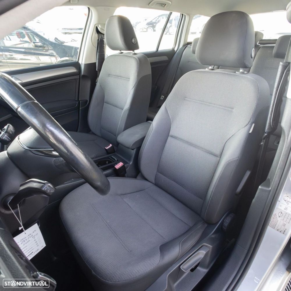 VW Golf Variant 1.6 TDi BlueMotion Confortline - 8
