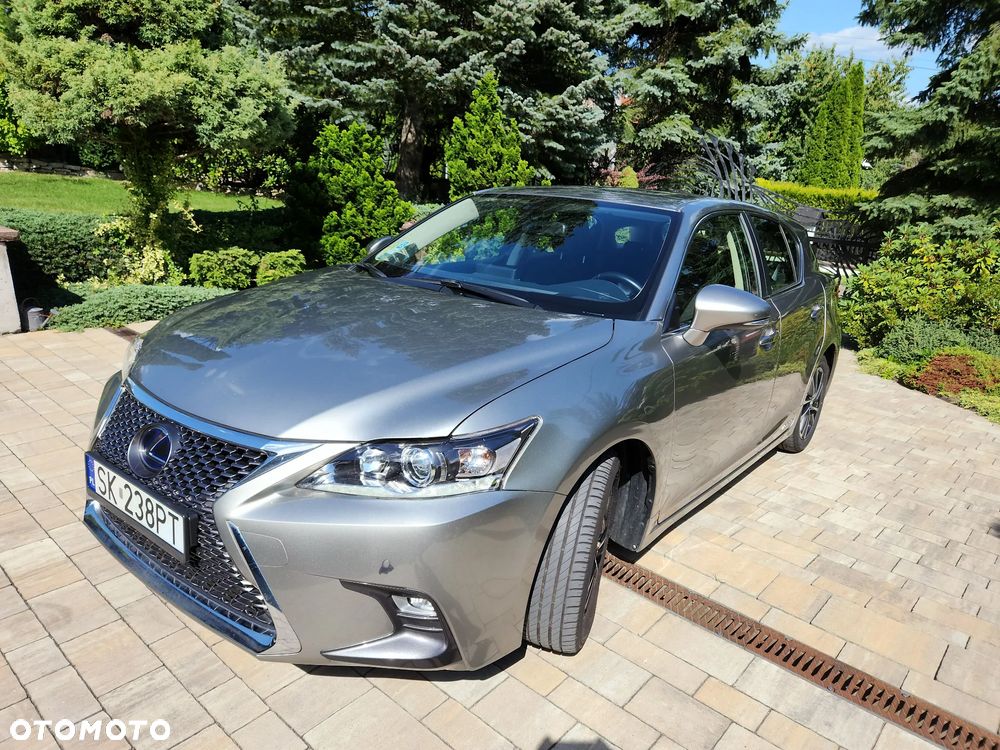 Lexus CT - 1