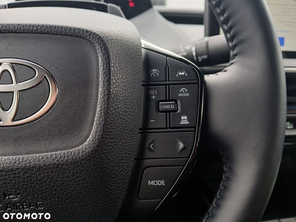 Toyota Prius - 30