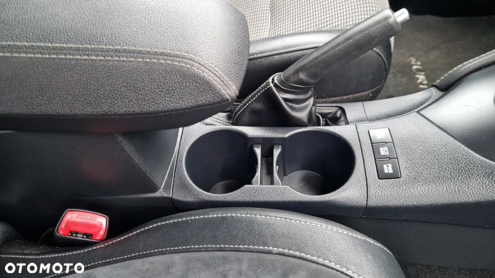 Toyota Auris Hybrid 135 Prestige - 13